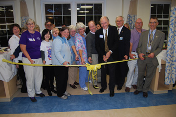 Ribbon Cutting Held for New Oncology Unit